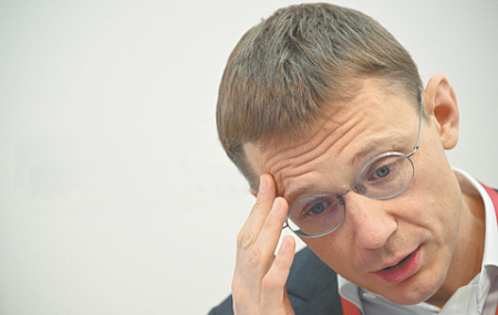 Economy’s cashless payment boom runs out of steam