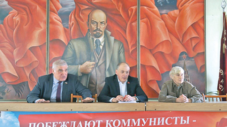 CPRF Being Squeezed Out of Elections in Three Regions